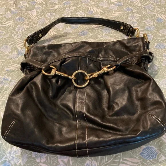 Elegant Coach Black Leather Bag - Picture 2 of 9